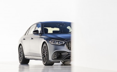 2023 Mercedes-AMG S 63 E PERFORMANCE (Color: MANUFAKTUR Selenite Grey Magno) Headlight Wallpapers 450x275 (86)