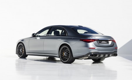 2023 Mercedes-AMG S 63 E PERFORMANCE (Color: MANUFAKTUR Selenite Grey Magno) Rear Three-Quarter Wallpapers 450x275 (79)