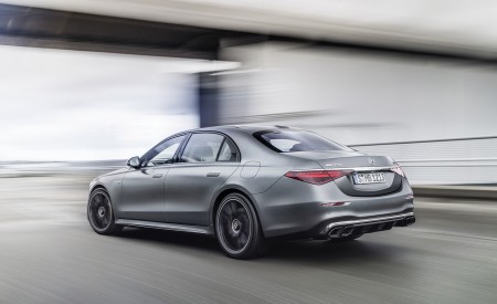 2023 Mercedes-AMG S 63 E PERFORMANCE (Color: MANUFAKTUR Selenite Grey Magno) Rear Three-Quarter Wallpapers 450x275 (8)