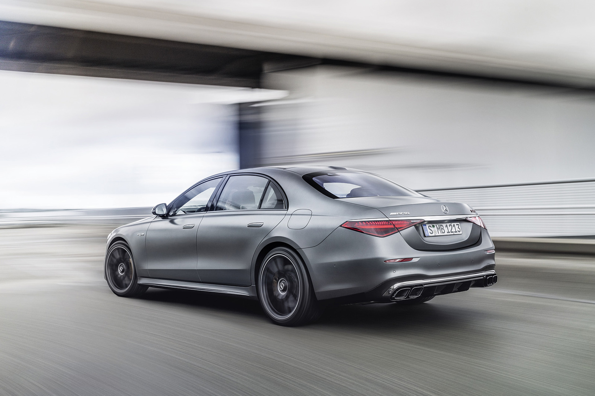 2023 Mercedes-AMG S 63 E PERFORMANCE (Color: MANUFAKTUR Selenite Grey Magno) Rear Three-Quarter Wallpapers (9)