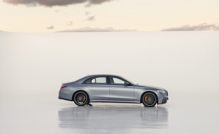 2023 Mercedes-AMG S 63 E PERFORMANCE (Color: MANUFAKTUR Selenite Grey Magno) Side Wallpapers 450x275 (77)