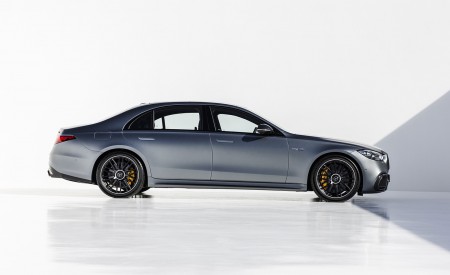 2023 Mercedes-AMG S 63 E PERFORMANCE (Color: MANUFAKTUR Selenite Grey Magno) Side Wallpapers 450x275 (80)
