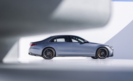 2023 Mercedes-AMG S 63 E PERFORMANCE (Color: MANUFAKTUR Selenite Grey Magno) Side Wallpapers 450x275 (73)