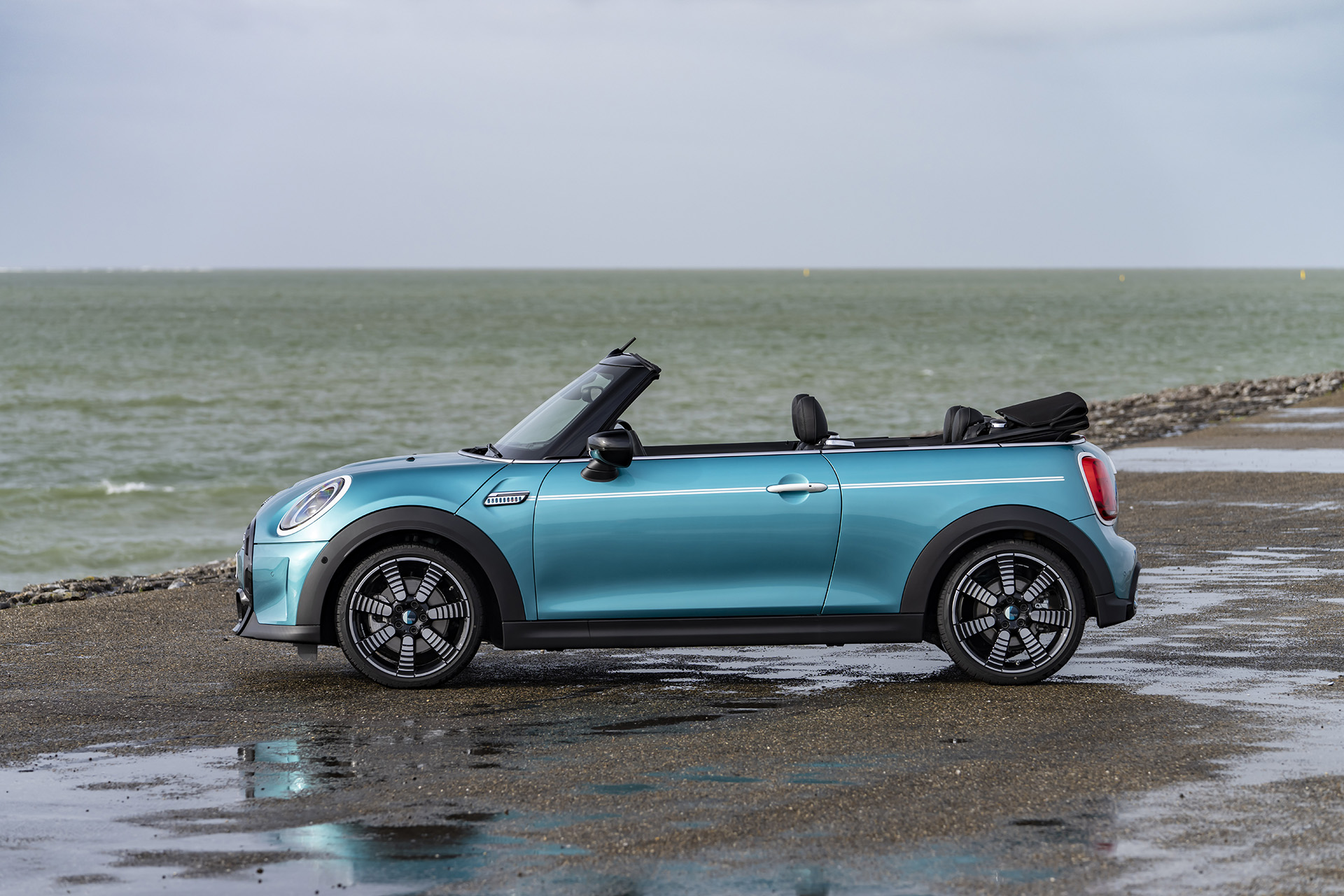 2023 Mini Cooper S Convertible Seaside Edition (Color: Caribbean Aqua) Side Wallpapers #31 of 133