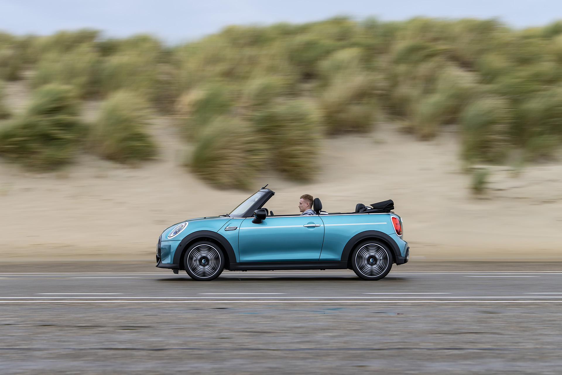 2023 Mini Cooper S Convertible Seaside Edition (Color: Caribbean Aqua) Side Wallpapers #14 of 133