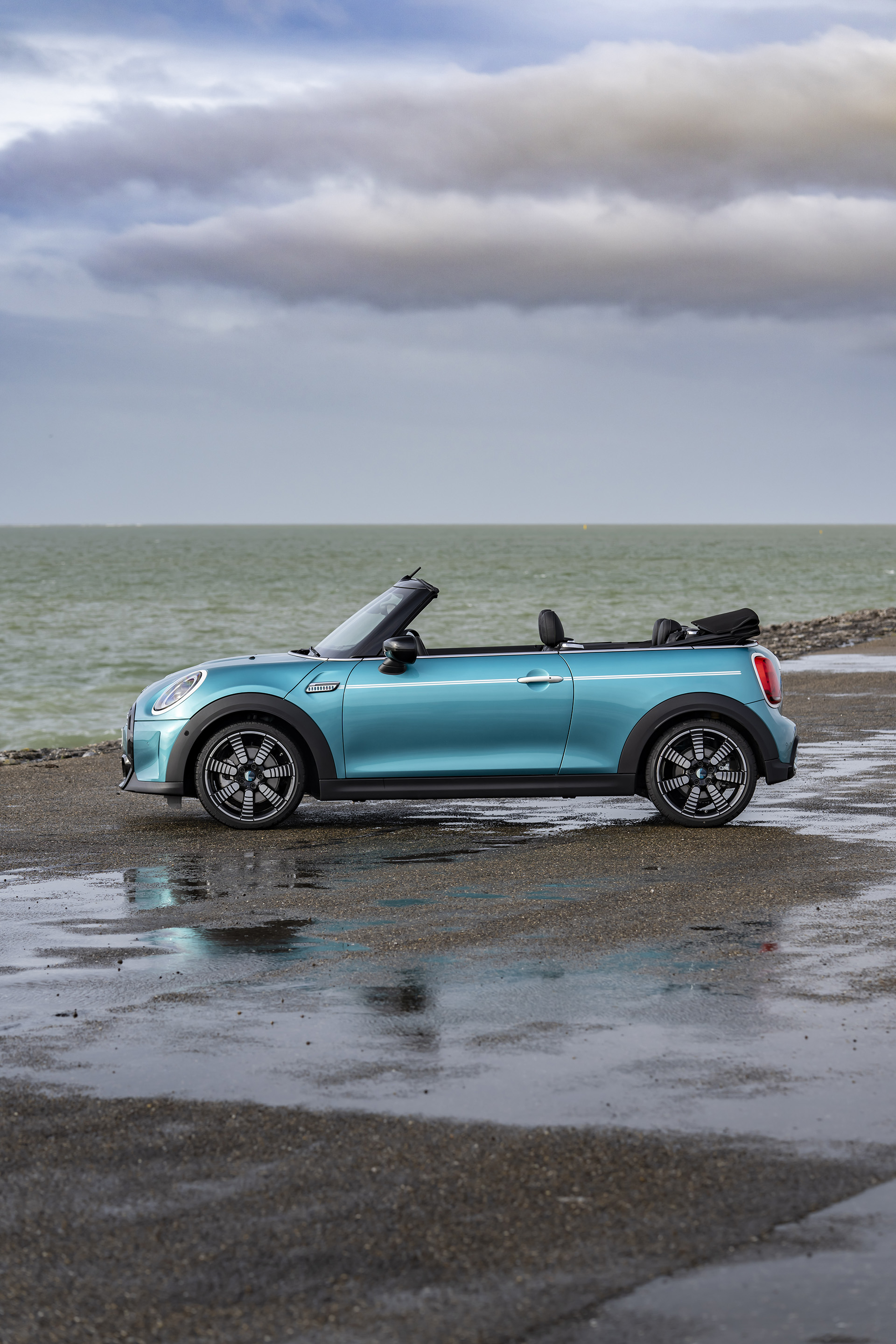 2023 Mini Cooper S Convertible Seaside Edition (Color: Caribbean Aqua) Side Wallpapers #33 of 133