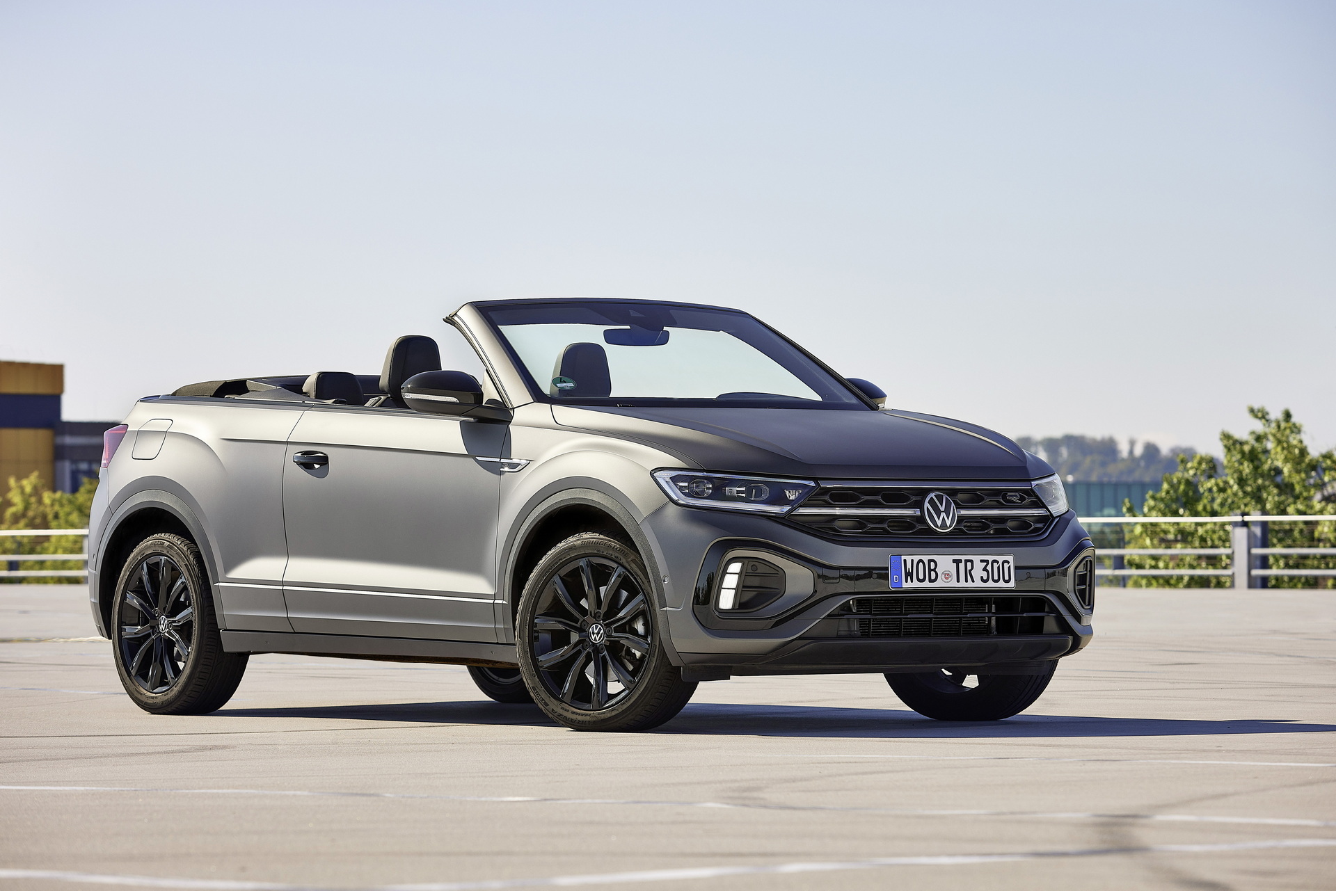 2023 Volkswagen T-Roc Cabriolet Edition Grey Front Three-Quarter Wallpapers (7)