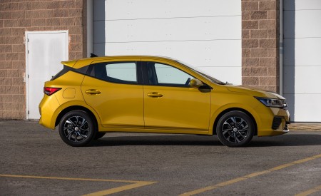 2024 Chevrolet Aveo Hatchback Side Wallpapers 450x275 (4)