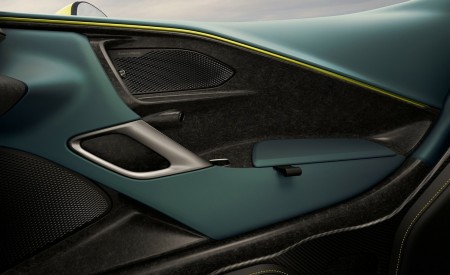 2026 Aston Martin Valhalla Interior Detail Wallpaper 450x275 (27)