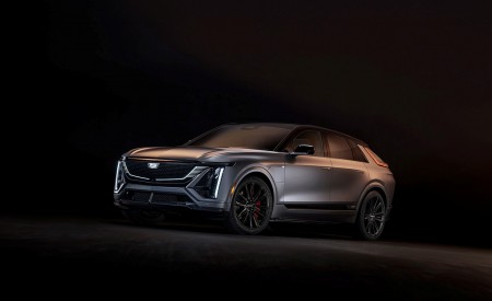 2026 Cadillac Lyriq-V Front Three-Quarter Wallpaper 450x275 (6)
