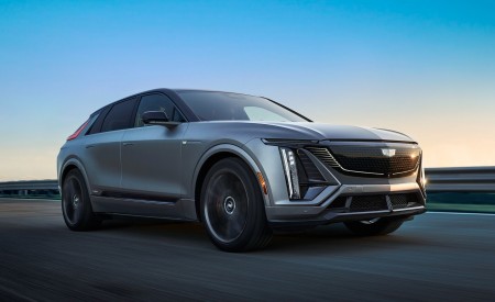 2026 Cadillac Lyriq-V Front Three-Quarter Wallpaper 450x275 (4)