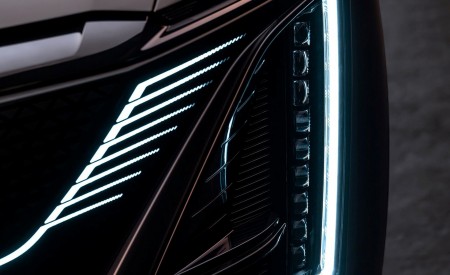 2026 Cadillac Lyriq-V Headlight Wallpaper 450x275 (9)