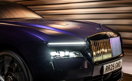 2026 Rolls-Royce Spectre Black Badge Grill Wallpaper 450x275 (11)