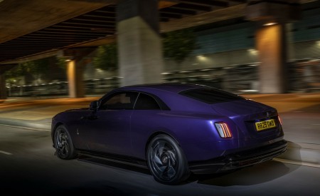 2026 Rolls-Royce Spectre Black Badge Rear Three-Quarter Wallpaper 450x275 (7)