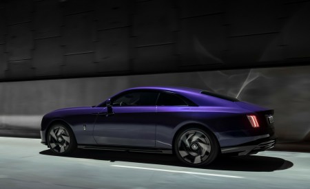 2026 Rolls-Royce Spectre Black Badge Rear Three-Quarter Wallpaper 450x275 (8)