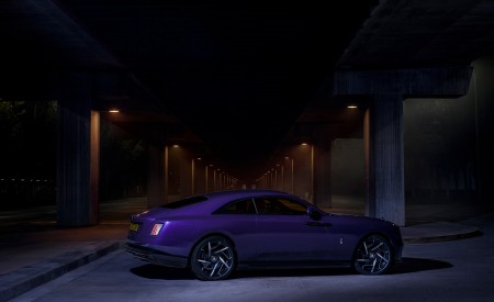2026 Rolls-Royce Spectre Black Badge Rear Three-Quarter Wallpaper 450x275 (3)
