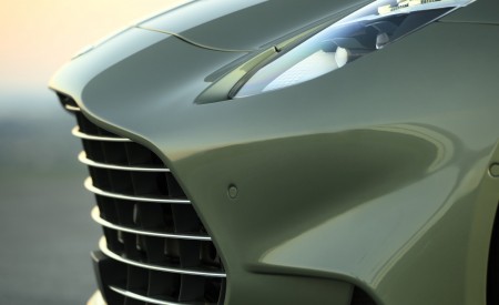 2026 Aston Martin Vanquish Volante Grille Wallpaper 450x275 (11)