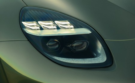 2026 Aston Martin Vanquish Volante Headlight Wallpaper 450x275 (12)
