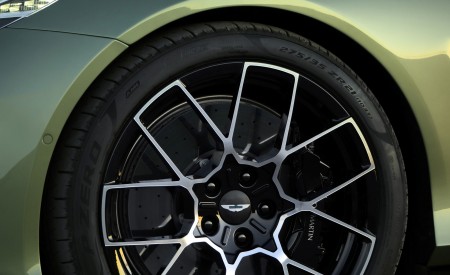 2026 Aston Martin Vanquish Volante Wheel Wallpaper 450x275 (14)