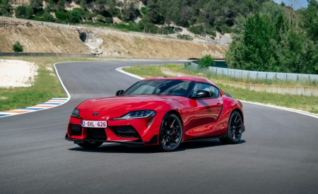 2026 Toyota GR Supra Lightweight EVO Front Three-Quarter Wallpaper 450x275 (30)