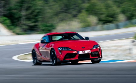 2026 Toyota GR Supra Lightweight EVO Front Three-Quarter Wallpaper 450x275 (13)