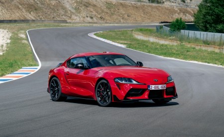 2026 Toyota GR Supra Lightweight EVO Front Three-Quarter Wallpaper 450x275 (31)