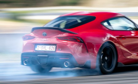 2026 Toyota GR Supra Lightweight EVO Rear Three-Quarter Wallpaper 450x275 (27)