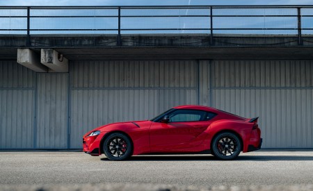 2026 Toyota GR Supra Lightweight EVO Side Wallpaper 450x275 (38)