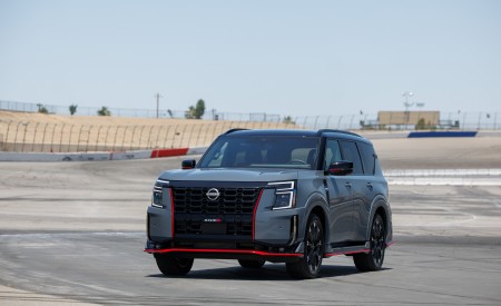 2026 Nissan Armada Nismo Front Three-Quarter Wallpaper 450x275 (6)