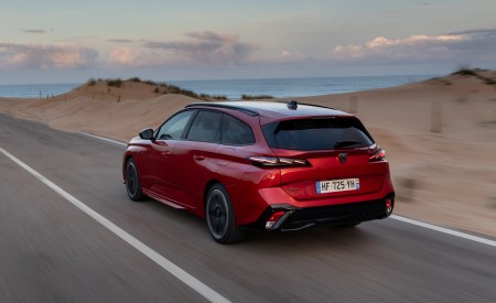 2026 Peugeot 308 SW Plug-In Hybrid Rear Three-Quarter Wallpaper 450x275 (3)