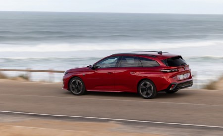 2026 Peugeot 308 SW Plug-In Hybrid Side Wallpaper 450x275 (8)