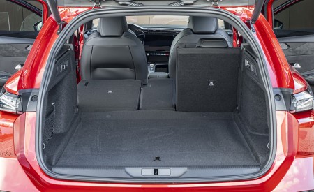 2026 Peugeot 308 SW Plug-In Hybrid Trunk Wallpaper 450x275 (17)