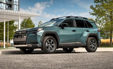 2026 Toyota RAV4 HEV Woodland Front Three-Quarter Wallpaper 450x275 (4)