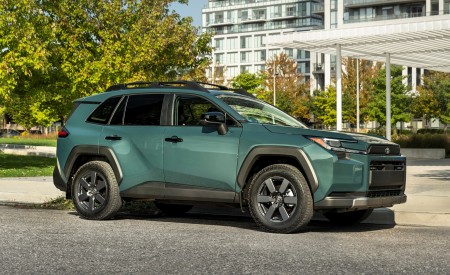 2026 Toyota RAV4 HEV Woodland Front Three-Quarter Wallpaper 450x275 (5)