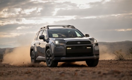 2026 Toyota RAV4 HEV Woodland Front Wallpaper 450x275 (79)