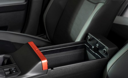2026 Toyota RAV4 HEV Woodland Interior Detail Wallpaper 450x275 (30)