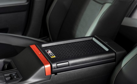 2026 Toyota RAV4 HEV Woodland Interior Detail Wallpaper 450x275 (28)
