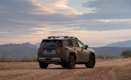 2026 Toyota RAV4 HEV Woodland Rear Three-Quarter Wallpaper 450x275 (72)