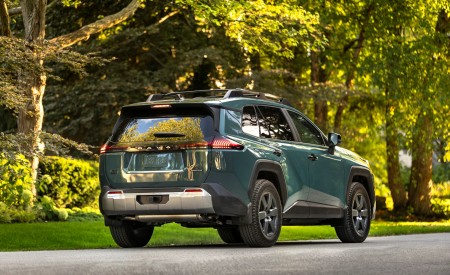2026 Toyota RAV4 HEV Woodland Rear Three-Quarter Wallpaper 450x275 (17)