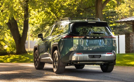 2026 Toyota RAV4 HEV Woodland Rear Wallpaper 450x275 (18)