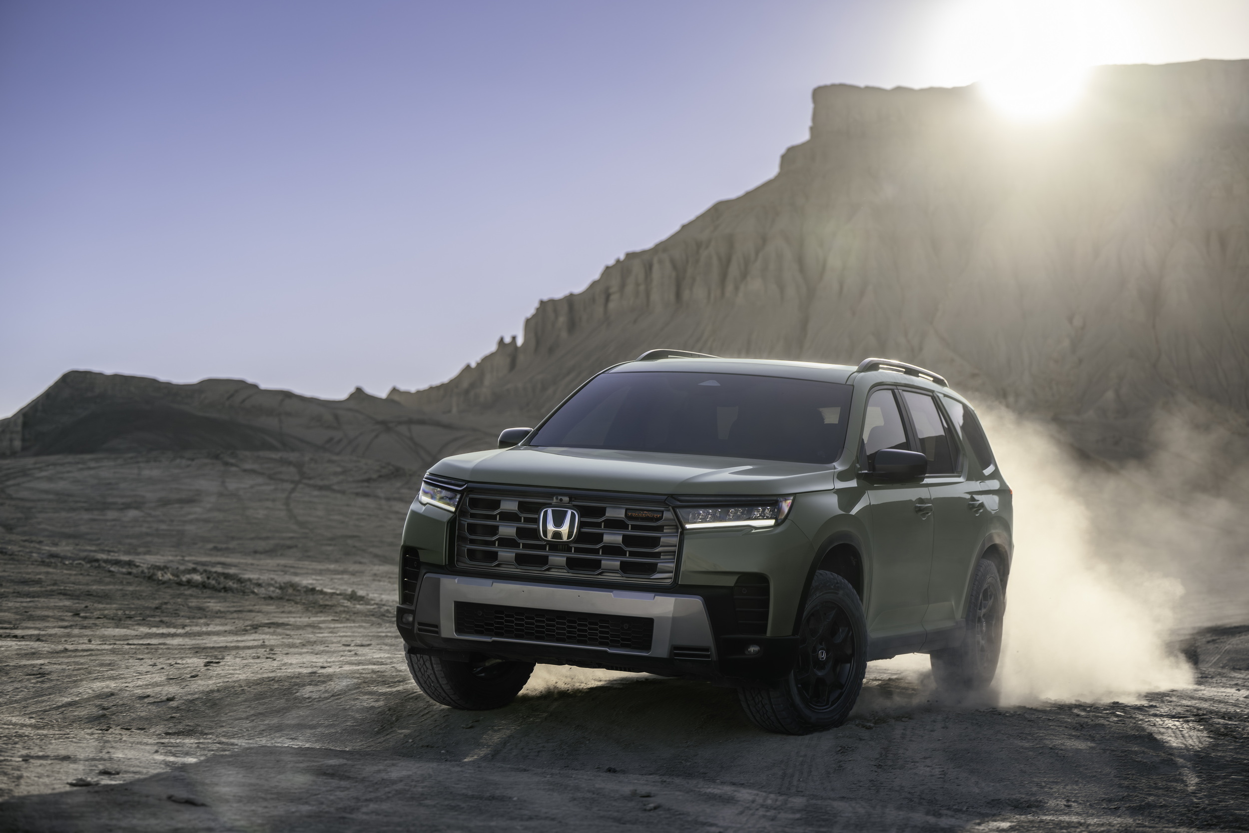Download 2026 Honda Pilot TrailSport car wallpapers in HD and 4K for your desktop, phone or tablet.
