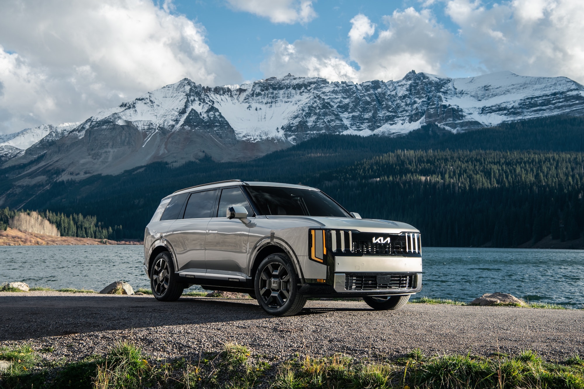 Download 2027 Kia Telluride SXP car wallpapers in HD and 4K for your desktop, phone or tablet.