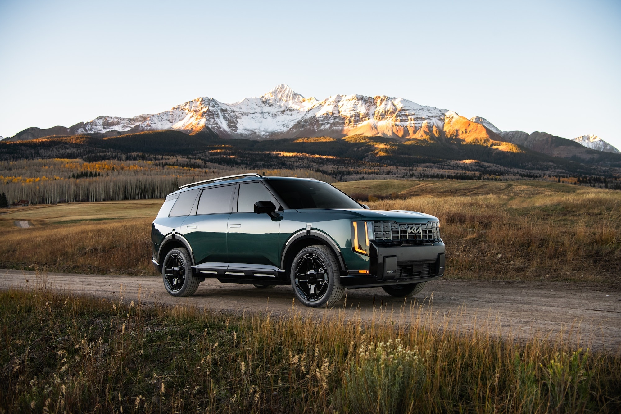 Download 2027 Kia Telluride X-Line car wallpapers in HD and 4K for your desktop, phone or tablet.