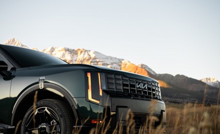 2027 Kia Telluride X-Line Headlight Wallpaper 450x275 (6)