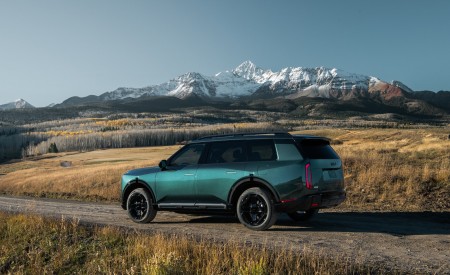 2027 Kia Telluride X-Line Rear Three-Quarter Wallpaper 450x275 (2)