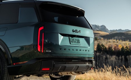 2027 Kia Telluride X-Line Tail Light Wallpaper 450x275 (7)