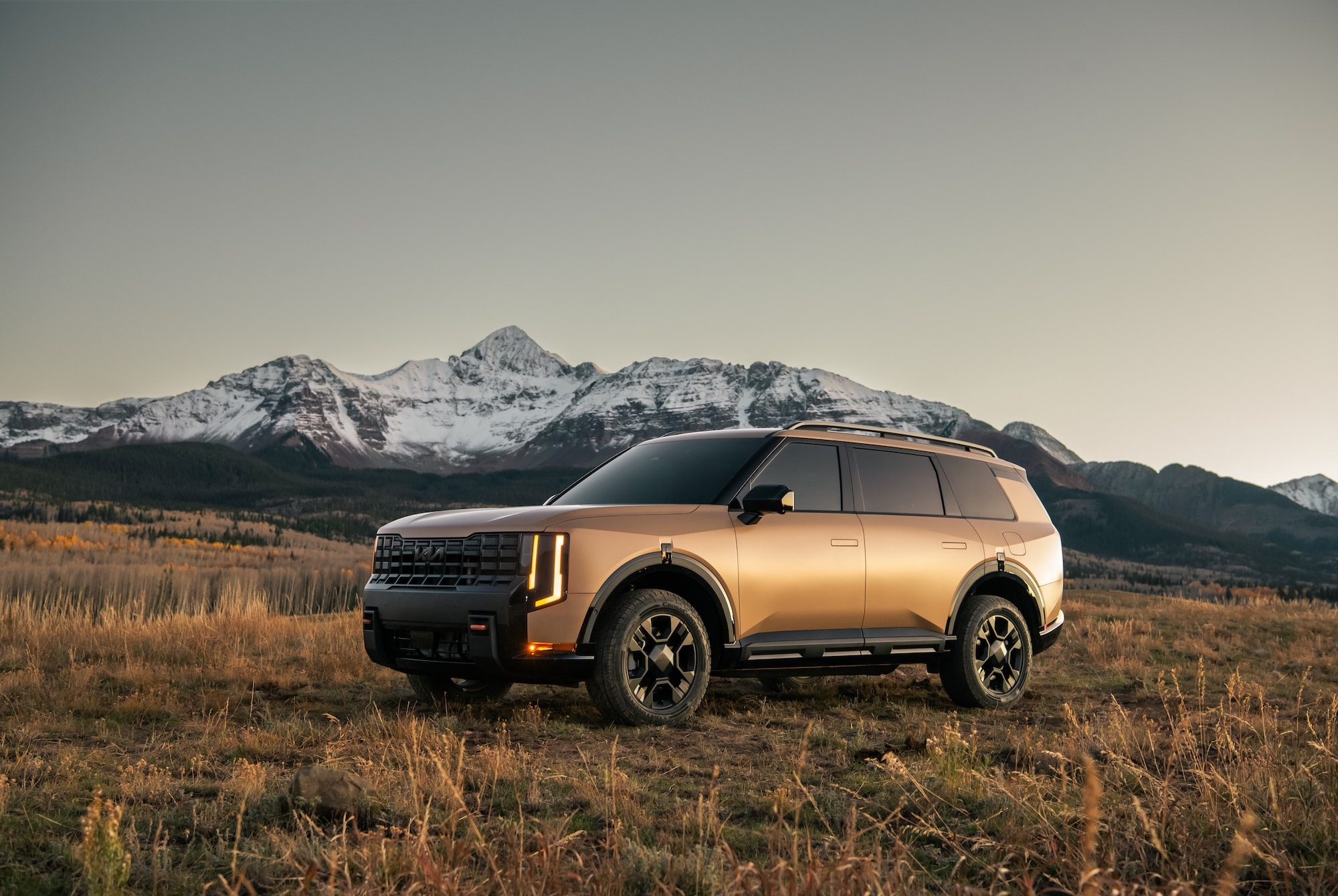 Download 2027 Kia Telluride X-Pro car wallpapers in HD and 4K for your desktop, phone or tablet.