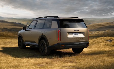 2027 Kia Telluride X-Pro Rear Three-Quarter Wallpaper 450x275 (16)