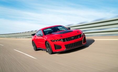 2026 Ford Mustang Dark Horse SC Front Three-Quarter Wallpaper 450x275 (26)