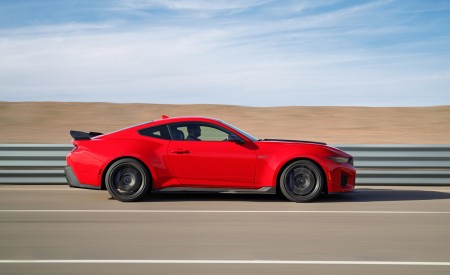 2026 Ford Mustang Dark Horse SC Side Wallpaper 450x275 (29)